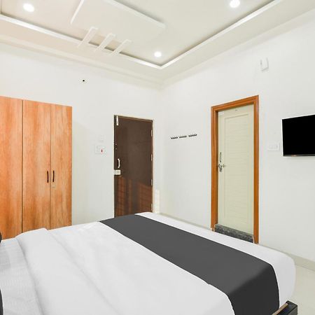 Super Townhouse Kokapet Formerly Aarian Tej Nilayam Gundipet Buitenkant foto