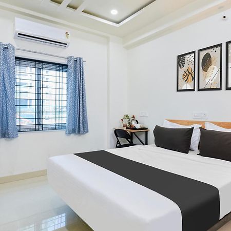 Super Townhouse Kokapet Formerly Aarian Tej Nilayam Gundipet Buitenkant foto