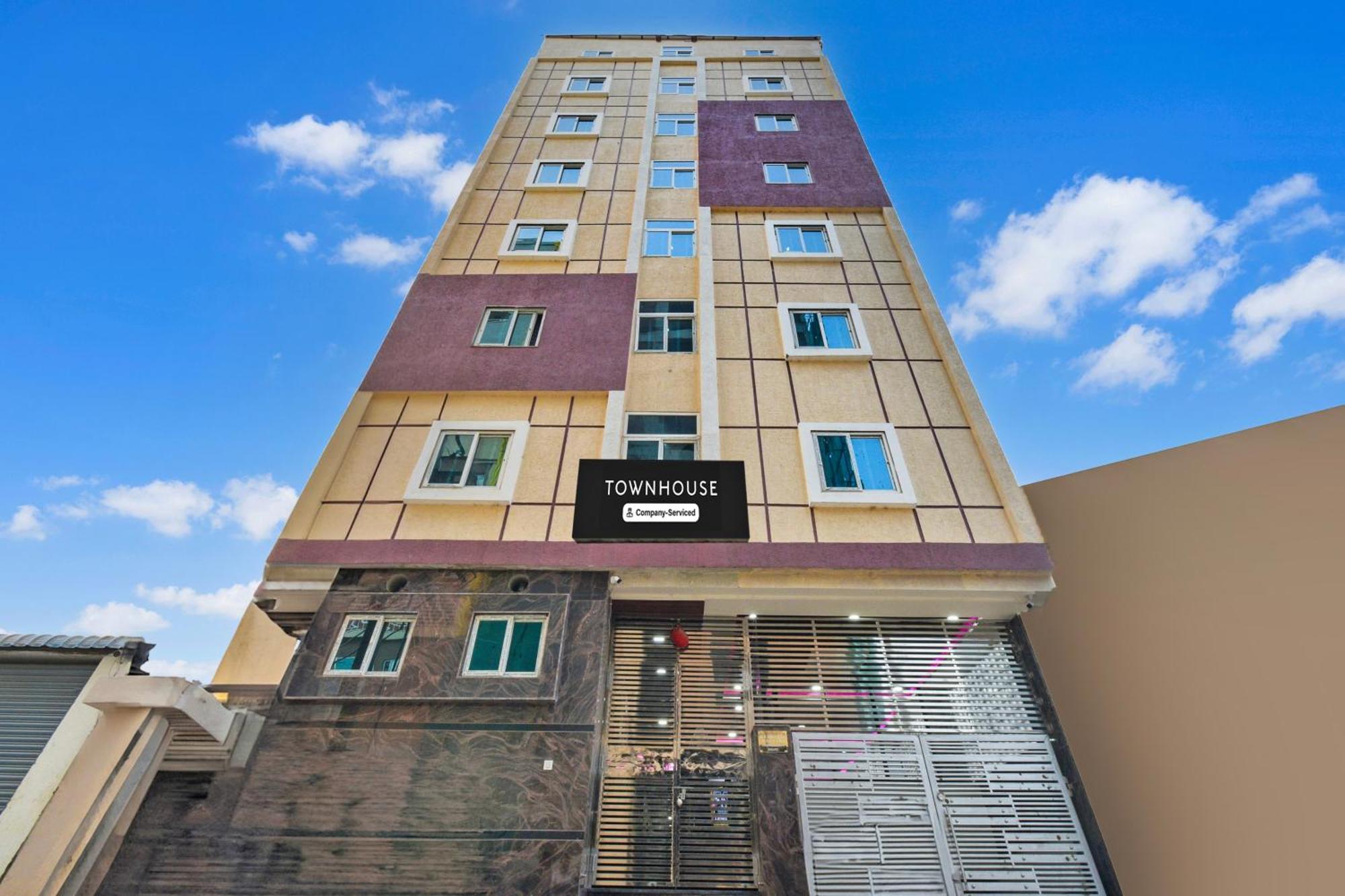 Super Townhouse Kokapet Formerly Aarian Tej Nilayam Gundipet Buitenkant foto
