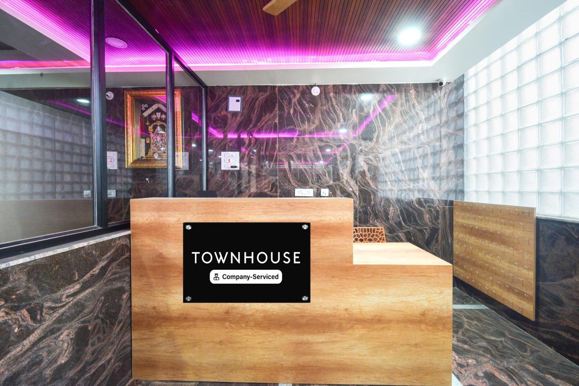 Super Townhouse Kokapet Formerly Aarian Tej Nilayam Gundipet Buitenkant foto