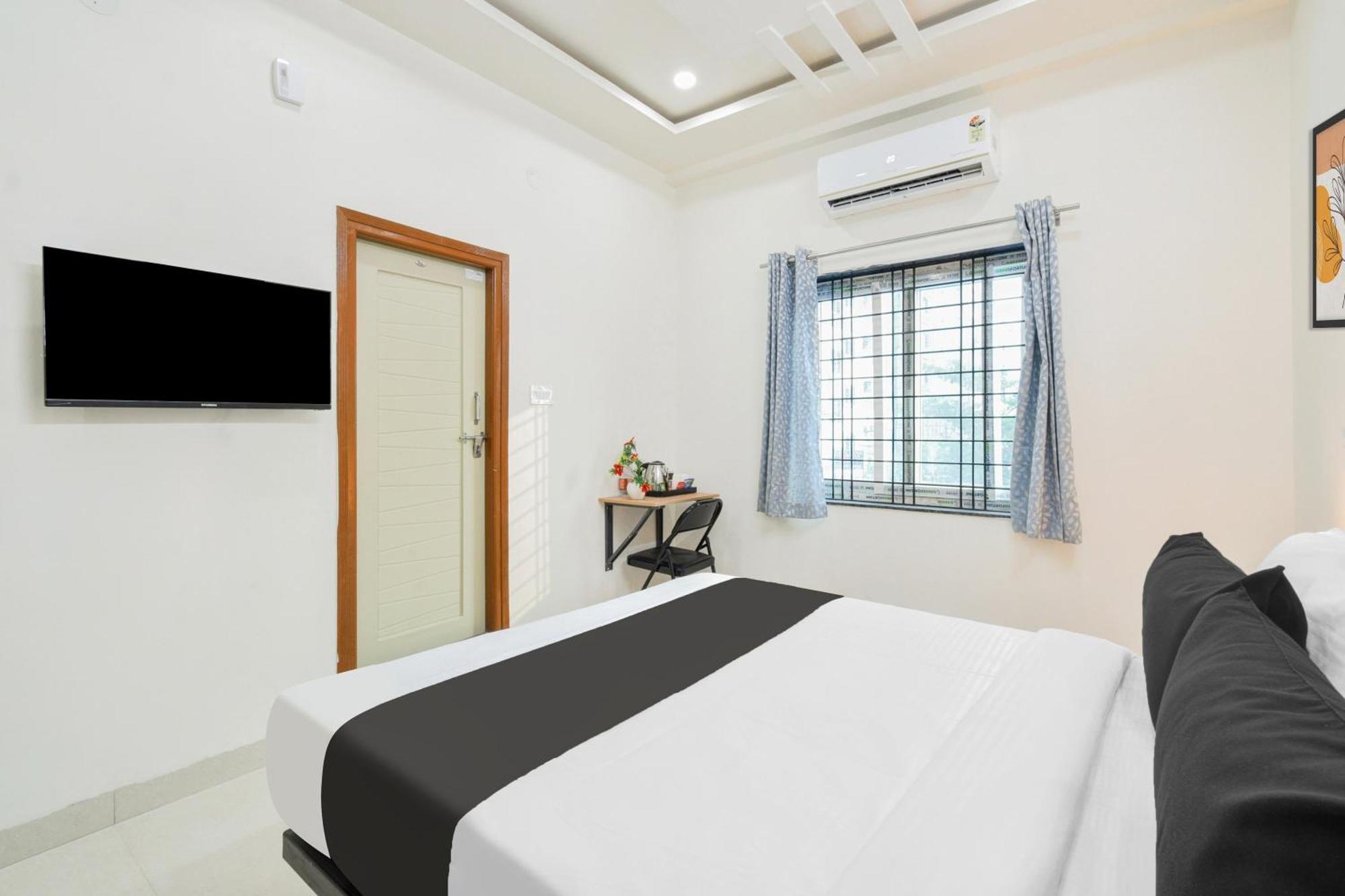 Super Townhouse Kokapet Formerly Aarian Tej Nilayam Gundipet Buitenkant foto